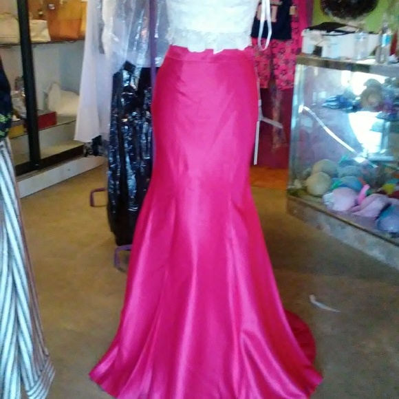 Dress - Picture 8 of 8